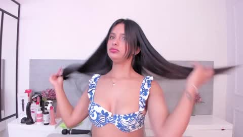 Dulce online show from 01-15-25, 03:33