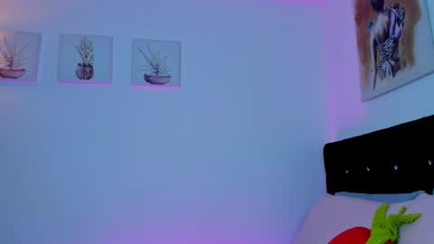 Snapshot of dulcedanii chatting on 02-16-26, 10:44 Daniela online show from 02-16-26, 10:44