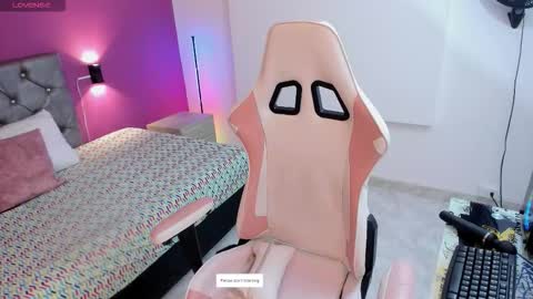 dulcee_gaby online show from 11-22-25, 12:15