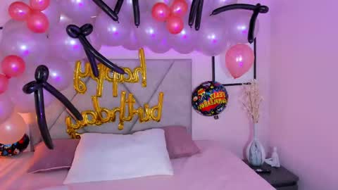 Snapshot of dulceegarcia chatting on 09-14-25, 08:30 Dulcee Garcia online show from 09-14-25, 08:30