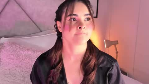 Snapshot of dulceegarcia chatting on 11-02-25, 10:45 Dulcee Garcia online show from 11-02-25, 10:45