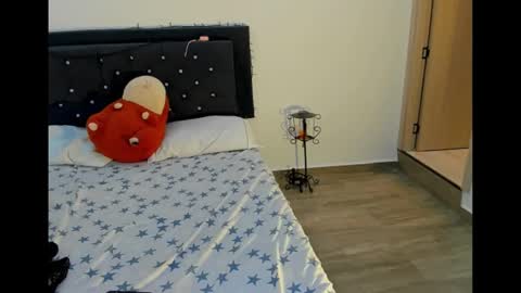 Dulce online show from 03-18-26, 03:20