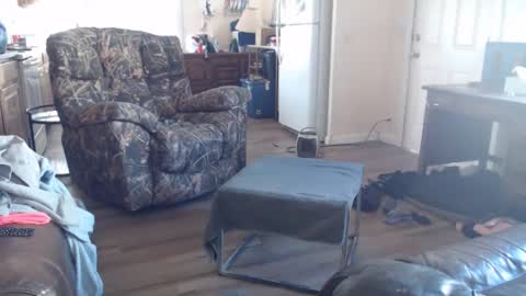 Snapshot of dumbgirl5150 chatting on 12-14-24, 09:35 dumbgirl5150 online show from 12-14-24, 09:35