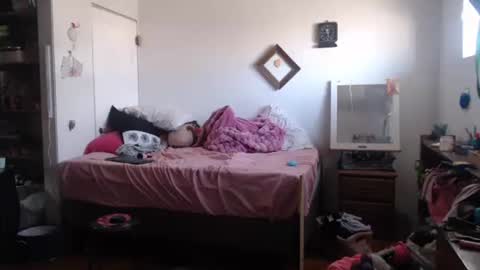 Snapshot of dumbgirl5150 chatting on 02-26-26, 06:29 dumbgirl5150 online show from 02-26-26, 06:29