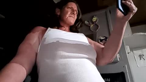 Snapshot of dumbgirl5150 chatting on 04-15-26, 11:50 dumbgirl5150 online show from 04-15-26, 11:50