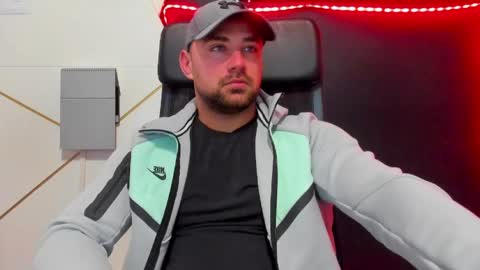 Snapshot of duncanstones chatting on 03-13-26, 05:03 DuncanStone online show from 03-13-26, 05:03