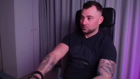 Snapshot of duncanstones chatting on 04-10-26, 06:29 DuncanStone online show from 04-10-26, 06:29