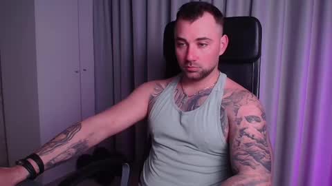 Snapshot of duncanstones chatting on 04-11-26, 04:17 DuncanStone online show from 04-11-26, 04:17