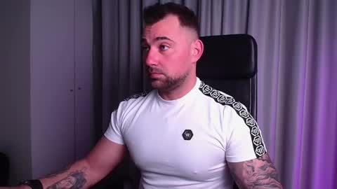 Snapshot of duncanstones chatting on 04-12-26, 10:09 DuncanStone online show from 04-12-26, 10:09