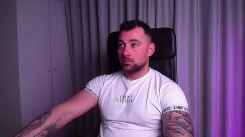 Snapshot of duncanstones chatting on 04-15-26, 12:01 DuncanStone online show from 04-15-26, 12:01