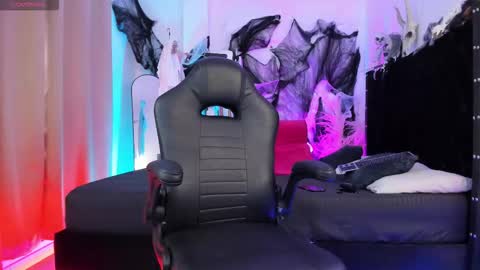 Snapshot of duriel_ chatting on 11-01-25, 07:49 Duriel online show from 11-01-25, 07:49