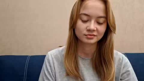 Alisa online show from 09-17-25, 04:08