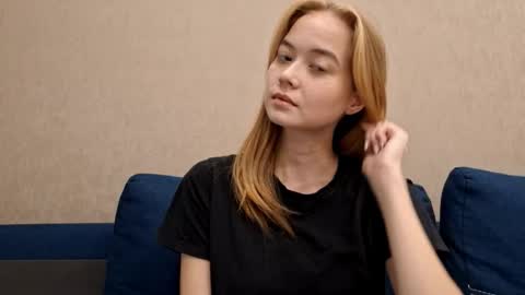 Alisa online show from 09-25-25, 04:11