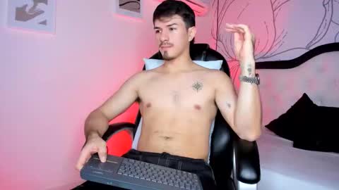 Dustin  online show from 02-09-26, 08:13