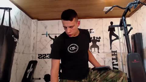 Dustin Sonne online show from 01-12-25, 01:21