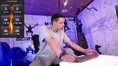 Dustin Sonne online show from 10-18-25, 03:53