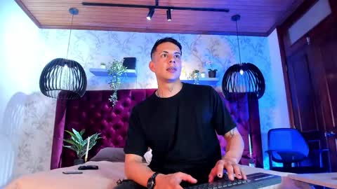 Dustin Sonne online show from 11-30-25, 04:05