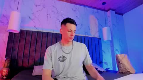 Dustin Sonne online show from 12-19-25, 03:46