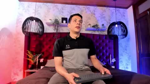 Dustin Sonne online show from 05-02-26, 03:44