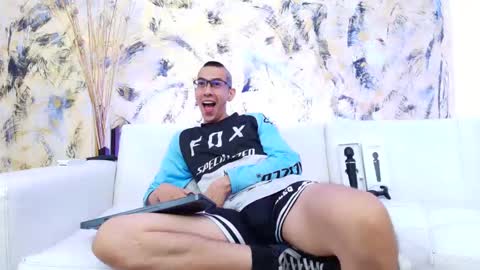 Dustin Dollin online show from 01-22-25, 06:41