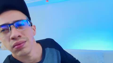 Snapshot of dustindollin_ chatting on 03-24-26, 06:13 Dustin Dollin online show from 03-24-26, 06:13