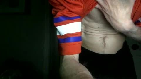 Snapshot of dustinthesweettalker chatting on 10-19-25, 04:57 Dustinthesweettalker online show from 10-19-25, 04:57