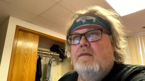 Snapshot of dustyballzer chatting on 04-22-26, 07:04 Dusty online show from 04-22-26, 07:04