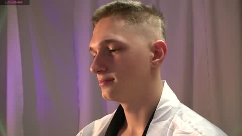 Dustyn online show from 12-13-24, 05:32