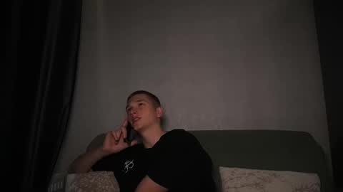 Dustyn online show from 09-15-25, 04:18