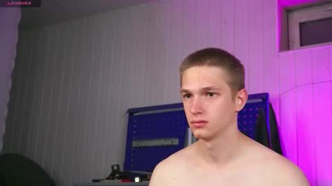 Dustyn online show from 10-02-25, 04:36