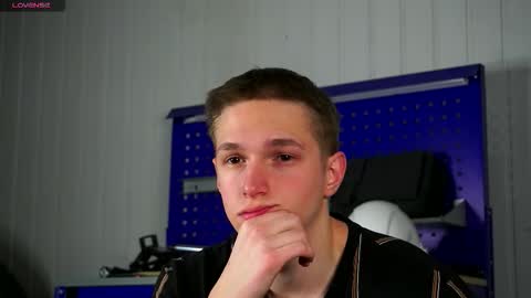 Dustyn online show from 02-09-26, 04:44