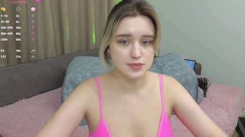 Snapshot of dusyastar chatting on 12-17-24, 03:06 Dusya online show from 12-17-24, 03:06