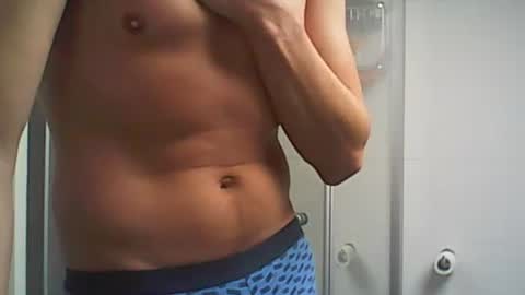 Snapshot of dutchtommy28 chatting on 02-06-26, 02:31 Tommy online show from 02-06-26, 02:31