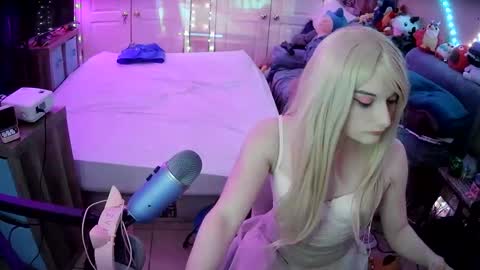 DvaDaisy online show from 01-17-25, 10:01