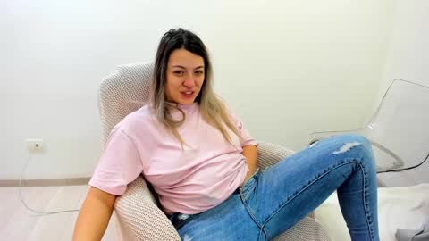 Snapshot of dyanakaylin chatting on 01-02-25, 02:33 dayana online show from 01-02-25, 02:33