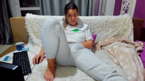 Snapshot of dyanakaylin chatting on 01-11-25, 04:48 dayana online show from 01-11-25, 04:48