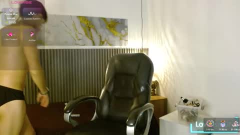 dyla_n18_ online show from 10-31-25, 09:27