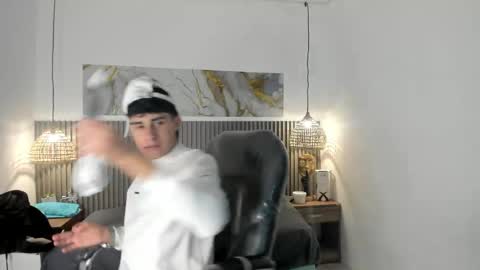 dyla_n18_ online show from 05-03-26, 06:58