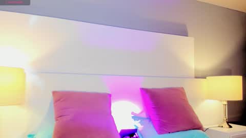 Snapshot of dylan_katee chatting on 03-12-26, 10:49 Dylan and Katte online show from 03-12-26, 10:49