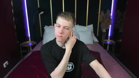 Dylan online show from 03-25-26, 10:32