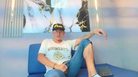 DYLAN online show from 10-15-25, 07:58