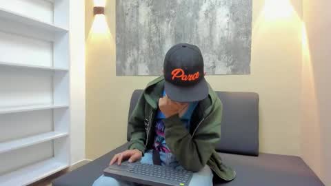 DYLAN online show from 10-16-25, 07:48