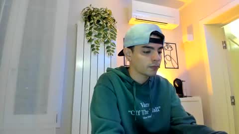 D Y L A N online show from 12-08-24, 05:22