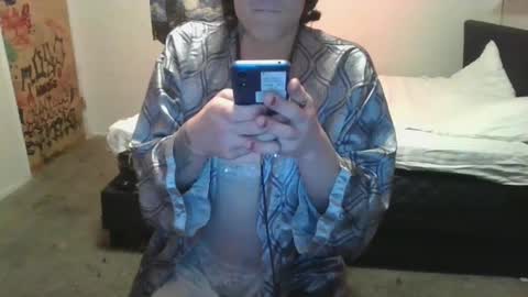 Snapshot of dylanjowelch chatting on 01-27-25, 07:35 Aurora online show from 01-27-25, 07:35