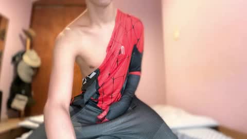 Snapshot of dylannewell chatting on 10-19-25, 09:43 dylannewell online show from 10-19-25, 09:43