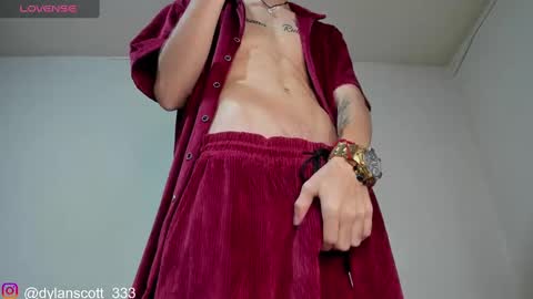 dylanscott_106 online show from 12-03-24, 06:49