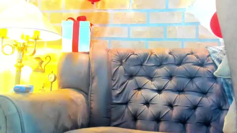 D Y L A N online show from 02-08-25, 02:26