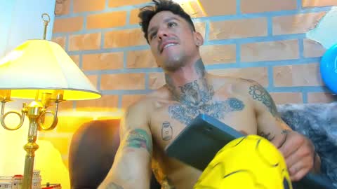 D Y L A N online show from 02-20-25, 03:34