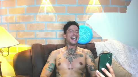 D Y L A N online show from 03-09-25, 04:55