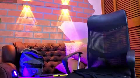 D Y L A N online show from 01-07-26, 10:23